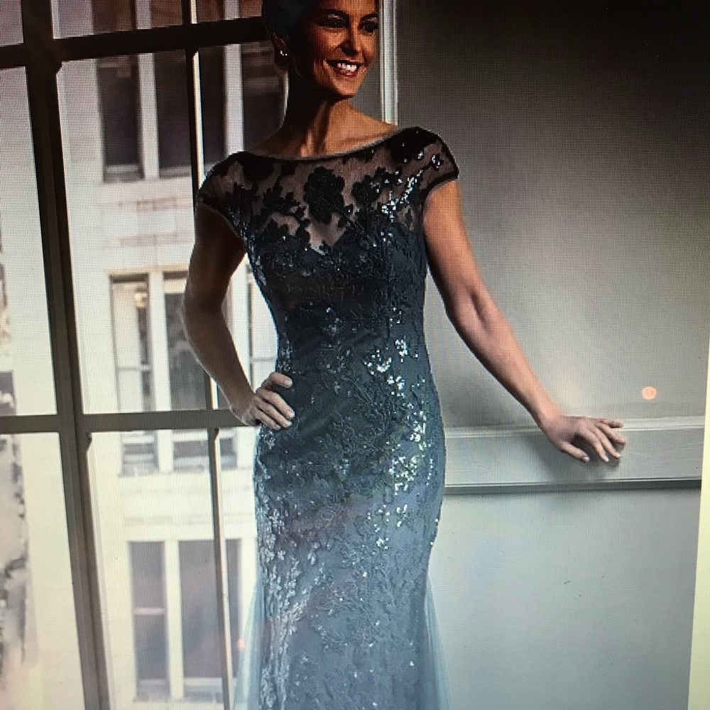“You Have A Certain Sparkle” long evening dress - Picture 3 of 8